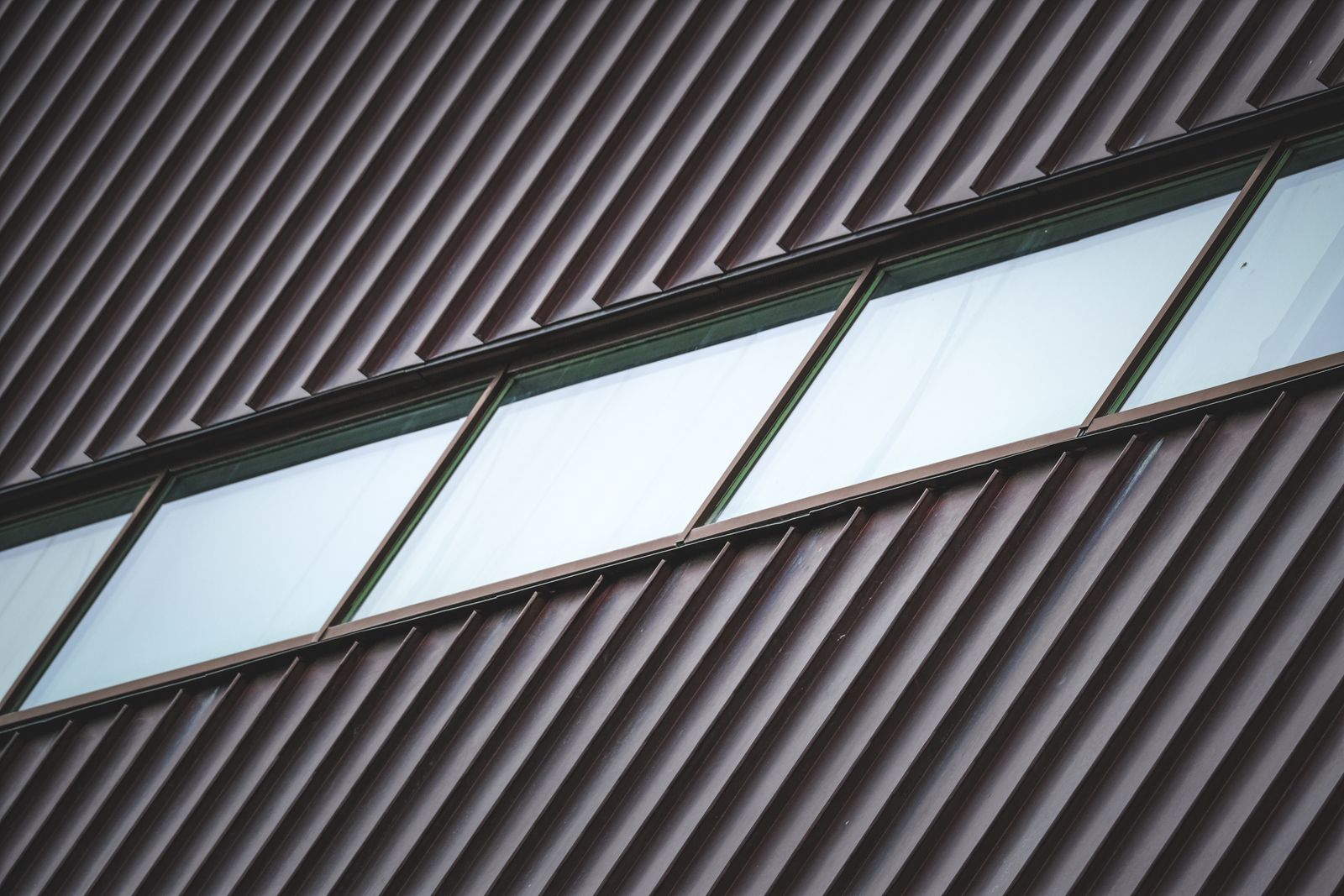 Metal roof installation and replacement in Missouri