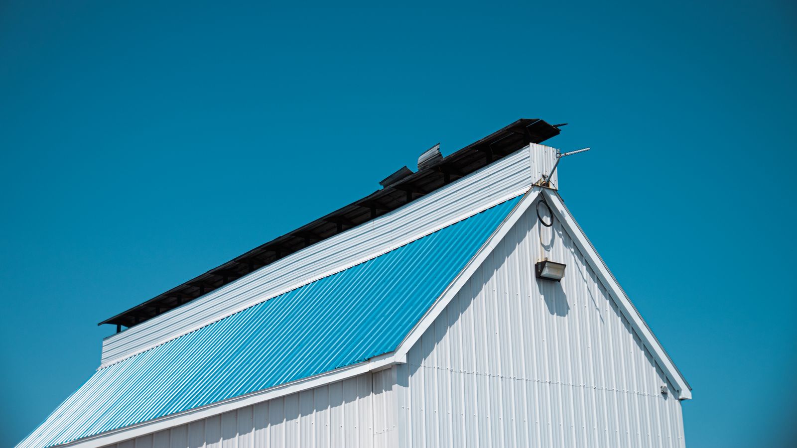 Metal roof installation and replacement in Nebraska